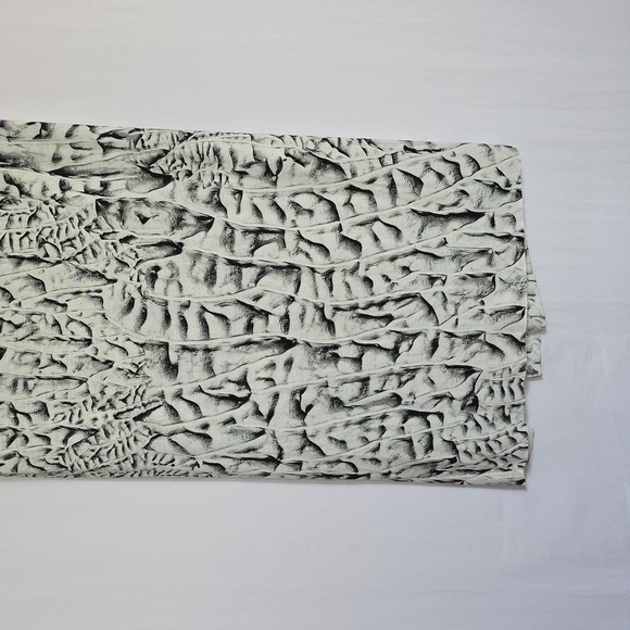 Helmut Lang Black & White Faux Wrap Skirt. Size Small - Picture 7 of 10